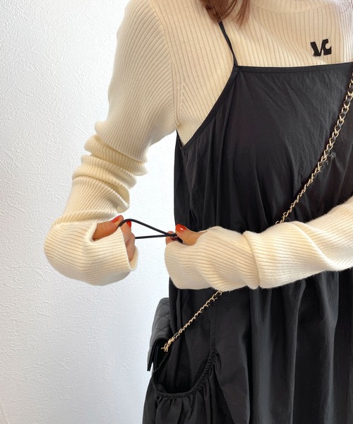 w closet（ダブルクローゼット）の「【2WAY】ビッグギャザーポケットキャミワンピース（ワンピース・レディース・レンガ/ブラック・FREE）」の13枚目の写真