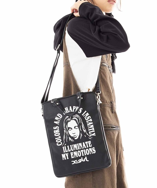 X-girl（エックスガール）の「ARCH & FACE LOGO PC CASE（ショルダーバッグ・レディース・ライトブルー/ブラック・ONE SIZE）」の13枚目の写真