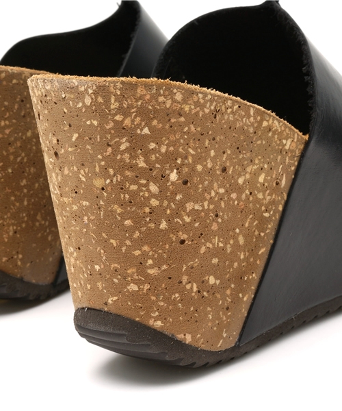 ROSE BUD（ローズバッド）の「(GABRIELE SAVIO)SN419 CENTER SEAM OPEN TOE WEDGE SANDAL（サンダル・レディース・ブラック/レッド・35/38/37/36/39）」の7枚目の写真