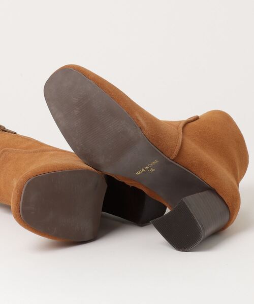 スクエアトゥブーツ