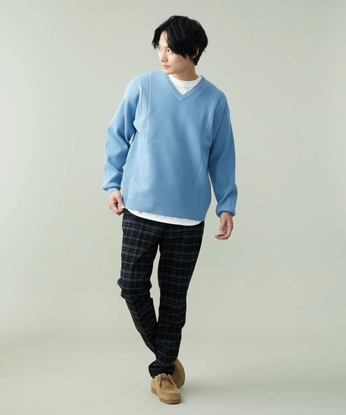 a.v.v（アーヴェヴェ）の「【S-XXL】レイヤードカットソー付きアゼ編みVネックニット（ニット/セーター・メンズ・チャコールグレー/グリーン/ベージュ/ネイビー/ライトブルー・50/46/48）」の11枚目の写真