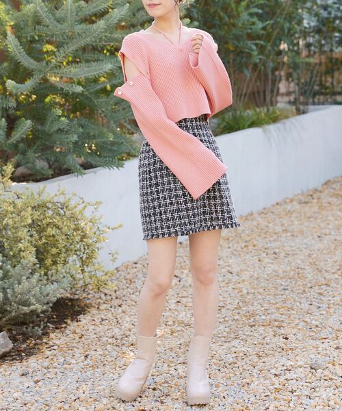 MAJESTIC LEGON（マジェスティックレゴン）の「2wayショルダーフレアスリーブニット（ニット/セーター・レディース・ブルー/グレー/ピンク・MEDIUM）」の4枚目の写真