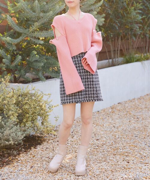 MAJESTIC LEGON（マジェスティックレゴン）の「2wayショルダーフレアスリーブニット（ニット/セーター・レディース・ブルー/グレー/ピンク・MEDIUM）」の5枚目の写真