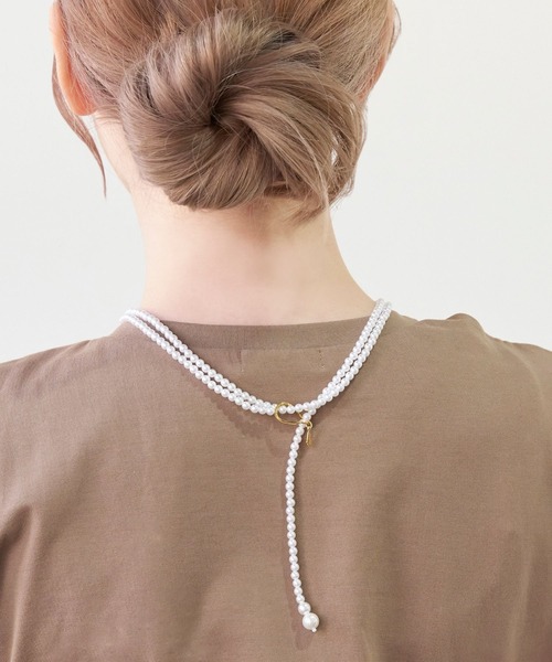Phoebe（フィービィー）の「フォーリングパールロングネックレス/全長:102cm/連パール（ネックレス・レディース・ホワイト・FREE）」の8枚目の写真