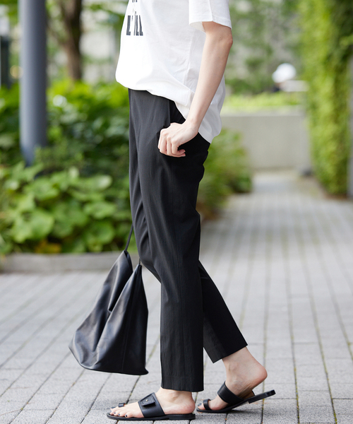 IENA（イエナ）の「ドライリネンパンツ（スラックス・レディース・ピンク/ブラック/チャコールグレー/アイボリー・40/38/36/34）」の3枚目の写真