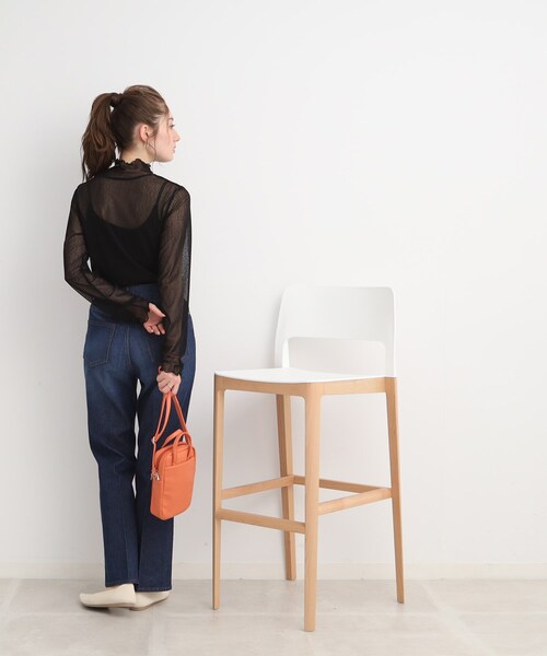 Cutie Blonde（キューティーブロンド）の「◆【大人の上品な肌見せに】シアーハイネックインナー（Tシャツ/カットソー・レディース・ブラック/ナチュラル/ホワイト系・01/02/03）」の5枚目の写真