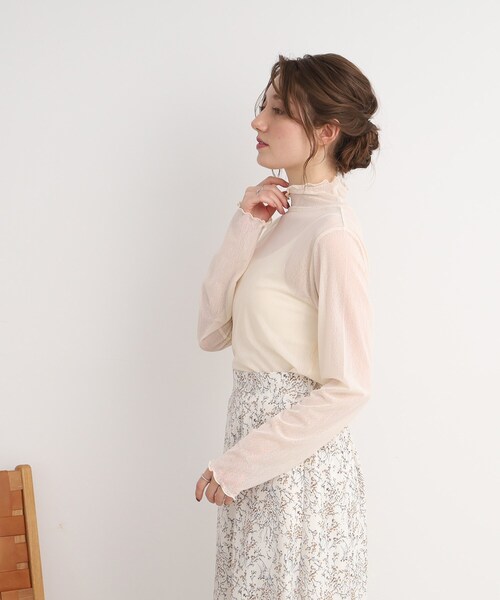 Cutie Blonde（キューティーブロンド）の「◆【大人の上品な肌見せに】シアーハイネックインナー（Tシャツ/カットソー・レディース・ブラック/ナチュラル/ホワイト系・01/02/03）」の9枚目の写真