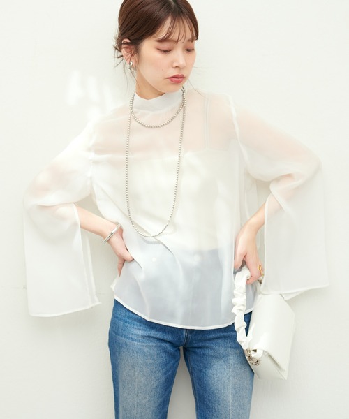 natural couture（ナチュラルクチュール）の「袖フレアスリットブラウス（シャツ/ブラウス・レディース・オフホワイト/ライトグレー/パープル系その他・FREE）」の2枚目の写真