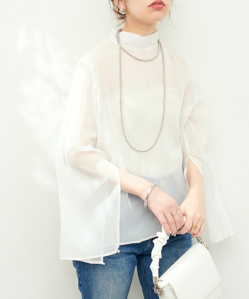 natural couture（ナチュラルクチュール）の「袖フレアスリットブラウス（シャツ/ブラウス・レディース・オフホワイト/ライトグレー/パープル系その他・FREE）」の4枚目の写真