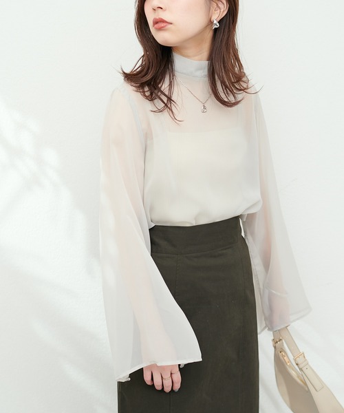 natural couture（ナチュラルクチュール）の「袖フレアスリットブラウス（シャツ/ブラウス・レディース・オフホワイト/ライトグレー/パープル系その他・FREE）」の9枚目の写真