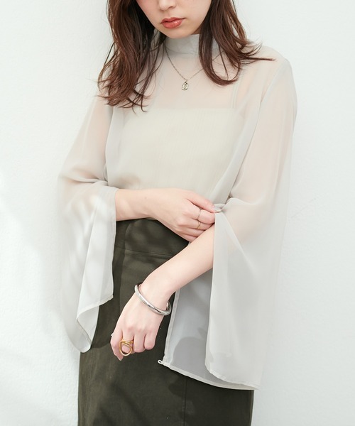 natural couture（ナチュラルクチュール）の「袖フレアスリットブラウス（シャツ/ブラウス・レディース・オフホワイト/ライトグレー/パープル系その他・FREE）」の10枚目の写真