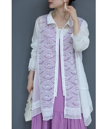 軽やかに舞うランダム裾のシアーレースチュニック
