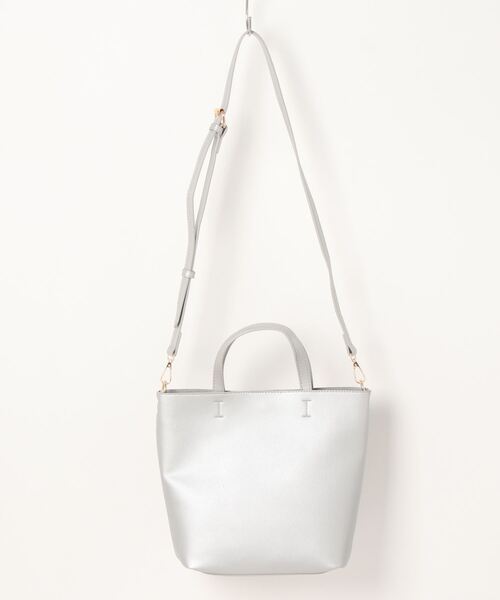 and it_（アンドイット）の「グランミディショルダー（ショルダーバッグ・レディース・アイボリー/ブルー/ブラック/ラベンダー/シルバー/モカ/セージグリーン/ライトグレー・FREE）」の8枚目の写真