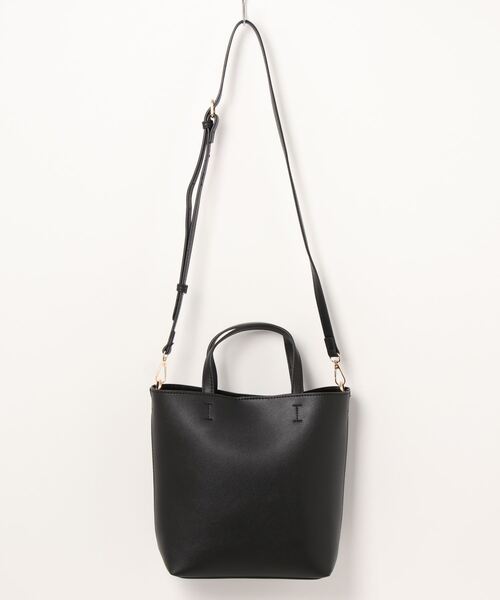 and it_（アンドイット）の「グランミディショルダー（ショルダーバッグ・レディース・アイボリー/ブルー/ブラック/ラベンダー/シルバー/モカ/セージグリーン/ライトグレー・FREE）」の3枚目の写真