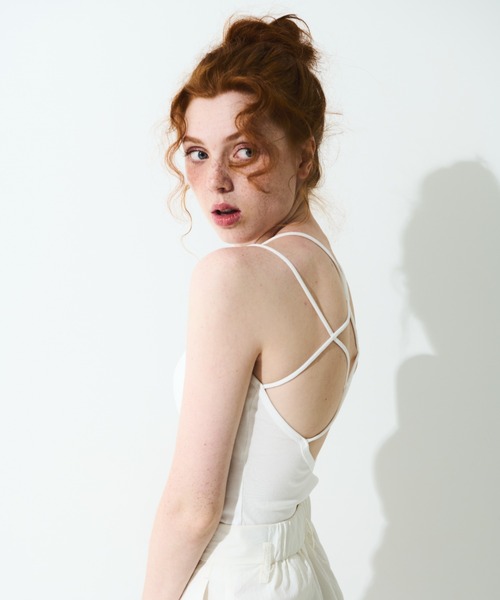 MERLOT（メルロー）の「カップ付きバッククロスキャミソール（キャミソール・レディース・ブラック/グレー/ホワイト・FREE）」の2枚目の写真