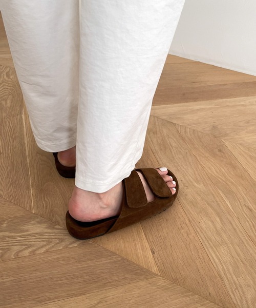 CANAL JEAN(キャナルジーン)の「from Lagoon(フロムラグーン) スウェードダブルベルトサンダル(サンダル・レディース・サンドグレー/ブラウン・37/38/39)」の5枚目の写真