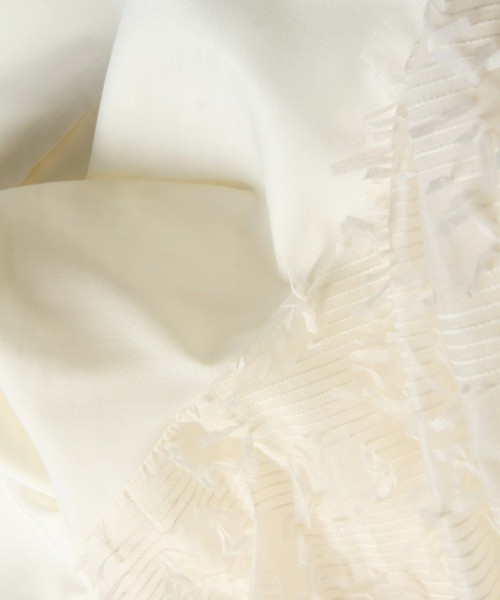 &. NOSTALGIA(アンドドットノスタルジア)の「フリンジスリーブブラウス(シャツ/ブラウス・レディース・ブラック/アイボリー・FREE)」の4枚目の写真