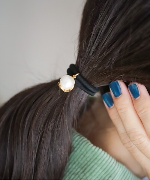rapiecage(ラピエサージュ)の「メタルカバーパールヘアゴム(その他ヘアアクセサリー・レディース・ゴールド・FREE)」の4枚目の写真