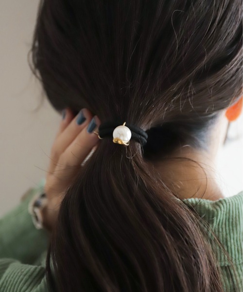 rapiecage(ラピエサージュ)の「メタルカバーパールヘアゴム(その他ヘアアクセサリー・レディース・ゴールド・FREE)」の2枚目の写真