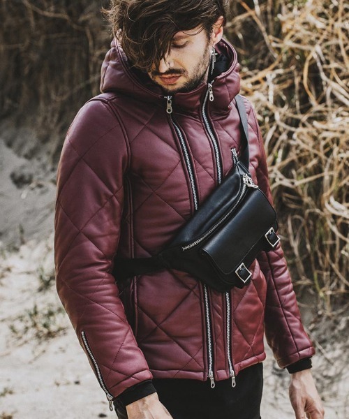 NO ID.(ノーアイディ)の「mko11320-カウレザーボディBAG(ボディバッグ/ウエストポーチ・メンズ・ブラック・ONE SIZE)」の13枚目の写真