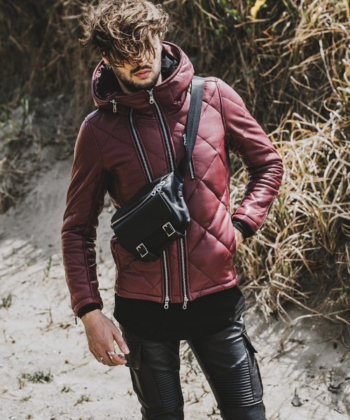 NO ID.(ノーアイディ)の「mko11320-カウレザーボディBAG(ボディバッグ/ウエストポーチ・メンズ・ブラック・ONE SIZE)」の14枚目の写真