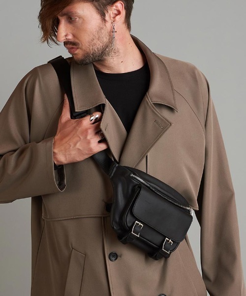 NO ID.(ノーアイディ)の「mko11320-カウレザーボディBAG(ボディバッグ/ウエストポーチ・メンズ・ブラック・ONE SIZE)」の15枚目の写真