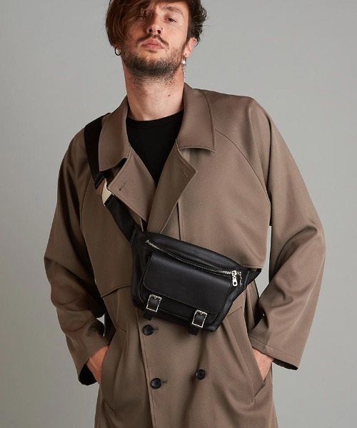 NO ID.(ノーアイディ)の「mko11320-カウレザーボディBAG(ボディバッグ/ウエストポーチ・メンズ・ブラック・ONE SIZE)」の16枚目の写真