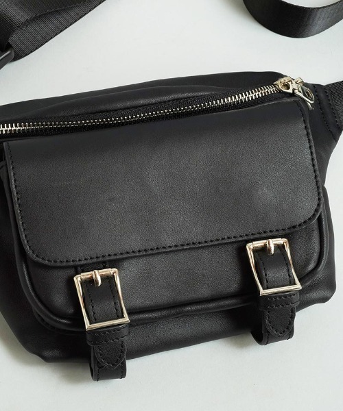 NO ID.(ノーアイディ)の「mko11320-カウレザーボディBAG(ボディバッグ/ウエストポーチ・メンズ・ブラック・ONE SIZE)」の5枚目の写真