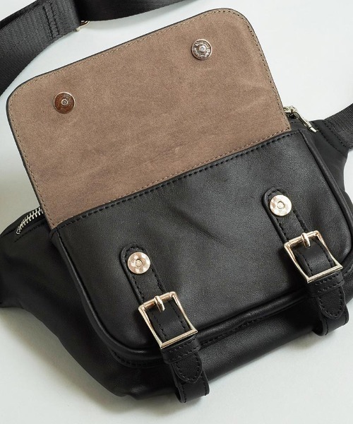 NO ID.(ノーアイディ)の「mko11320-カウレザーボディBAG(ボディバッグ/ウエストポーチ・メンズ・ブラック・ONE SIZE)」の7枚目の写真