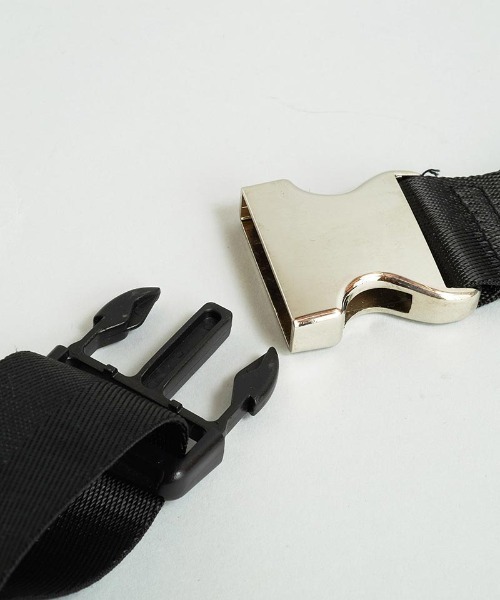 NO ID.(ノーアイディ)の「mko11320-カウレザーボディBAG(ボディバッグ/ウエストポーチ・メンズ・ブラック・ONE SIZE)」の11枚目の写真