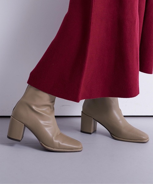 UR'S(ユアーズ)の「7cmチャンキーヒールスクエアトゥブーツ(ブーツ・レディース・アイボリー/ブラック/モカ・S/L/LL/M)」の1枚目の写真