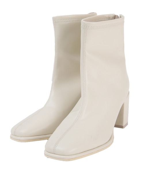 UR'S(ユアーズ)の「7cmチャンキーヒールスクエアトゥブーツ(ブーツ・レディース・アイボリー/ブラック/モカ・S/L/LL/M)」の4枚目の写真