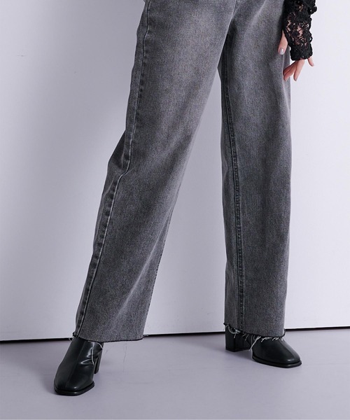 UR'S(ユアーズ)の「7cmチャンキーヒールスクエアトゥブーツ(ブーツ・レディース・アイボリー/ブラック/モカ・S/L/LL/M)」の11枚目の写真