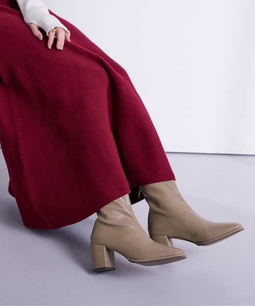 UR'S(ユアーズ)の「7cmチャンキーヒールスクエアトゥブーツ(ブーツ・レディース・アイボリー/ブラック/モカ・S/L/LL/M)」の13枚目の写真