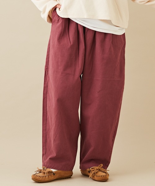 CUBE SUGAR（キューブシュガー）の「微起毛ツイルラクゆるっとパンツ（その他パンツ・レディース・カーキ/ベージュ/チャコールグレー/ナチュラル/レッド・M）」の5枚目の写真