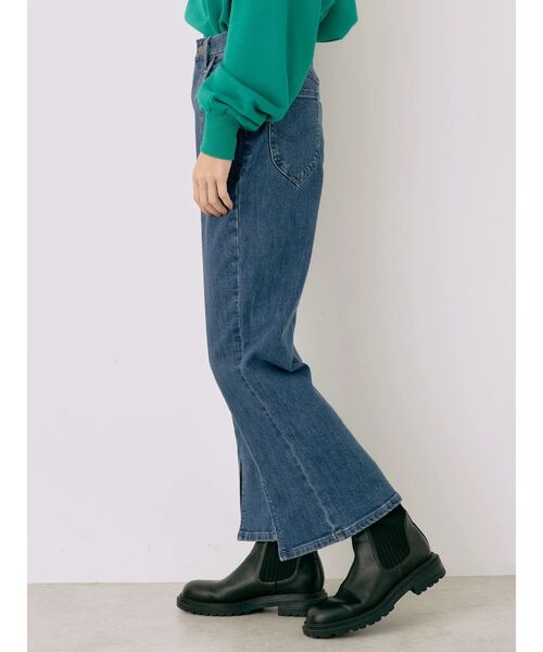 Lee × earth music&ecology　フレアデニムパンツ earth music&ecology（アースミュージックアンドエコロジー）の