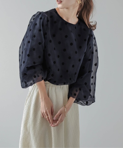 AMELY（エミリー）の「フロッキードット柄トップス（その他トップス・レディース・ブラック/ネイビー/オフホワイト・フリー）」の3枚目の写真