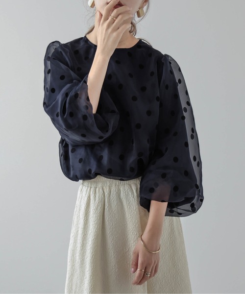 AMELY（エミリー）の「フロッキードット柄トップス（その他トップス・レディース・ブラック/ネイビー/オフホワイト・フリー）」の8枚目の写真