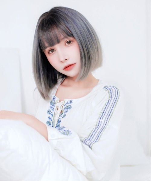 Port（ポート）の「【 フルウィッグ 】 ガーリーフラットボブ / ストレートボブ / フラットバング（ウィッグ・レディース・ブラック×ベージュ/ブラック×グレー/ブラック×ブルー/ピンク・FREE）」の7枚目の写真