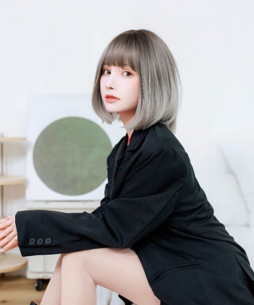 Port（ポート）の「【 フルウィッグ 】 ガーリーフラットボブ / ストレートボブ / フラットバング（ウィッグ・レディース・ブラック×ベージュ/ブラック×グレー/ブラック×ブルー/ピンク・FREE）」の18枚目の写真