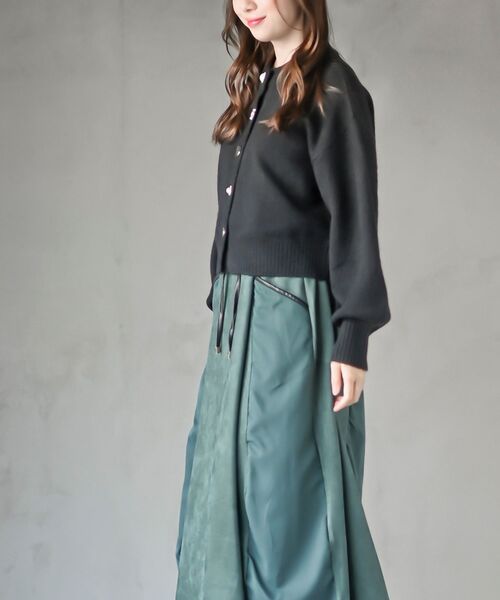 rps（アールピーエス）の「多釦ショート丈ニットカーディガン（カーディガン/ボレロ・レディース・アイボリー/ブラック/ダークネイビー/ボルドー・フリー）」の6枚目の写真