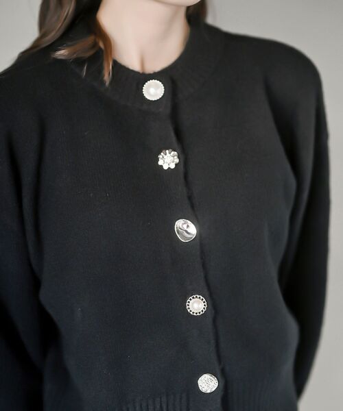 rps（アールピーエス）の「多釦ショート丈ニットカーディガン（カーディガン/ボレロ・レディース・アイボリー/ブラック/ダークネイビー/ボルドー・フリー）」の12枚目の写真