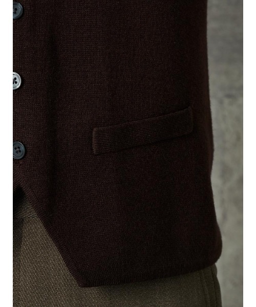 Perfect Suit FActory(パーフェクトスーツファクトリー)の「TRANS CONTINENTS BIZニットジレ ブラック/グレー/ブラウン/ネイビー(ベスト・メンズ・ブラウン/ネイビー/チャコールグレー/ブラック・LL/L/M)」の20枚目の写真