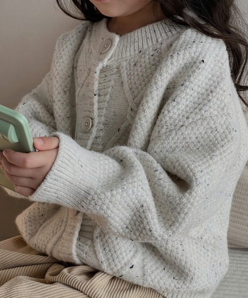aimoha(アイモハ)の「【aimoha-KIDS-】子供服 かわいい編みカーディガン (AW)(カーディガン/ボレロ・キッズ・グレー/ホワイト・110/130/90/120/100)」の5枚目の写真