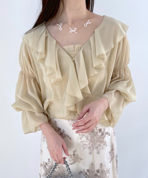 mysty woman（ミスティウーマン）の「シフォンカーデ×ビスチェSET　104483（シャツ/ブラウス・レディース・オフホワイト/モカ/ライトイエロー/ブラック・FREE）」の4枚目の写真