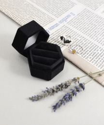 styiro（スタイロ）の「ベルベット リングケース（収納グッズ）」