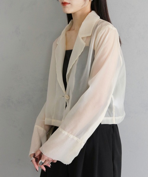 cheriella（シェリエラ）の「【cheriella】WEB限定袖スリットオーガンジージャケット（テーラードジャケット・レディース・アイボリー/ブラック・M）」の6枚目の写真