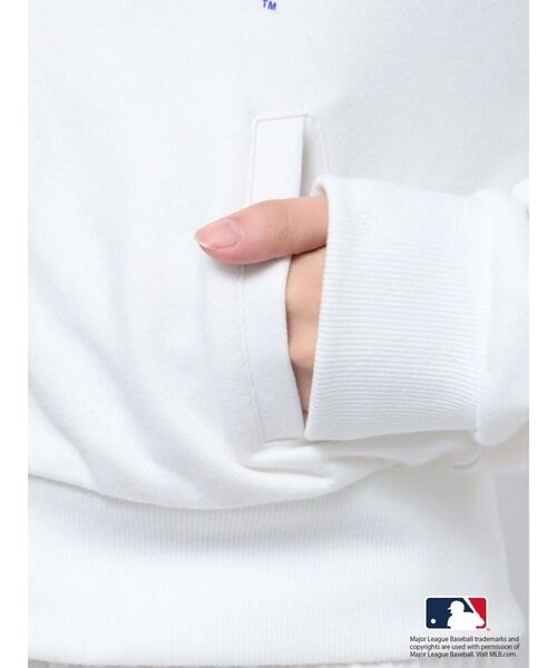 MLB(メジャーリーグベースボール)の「GYDA【MLB】ショートスウェットパーカー(パーカー・レディース・オフホワイト/グレー/ブラック・FREE)」の11枚目の写真