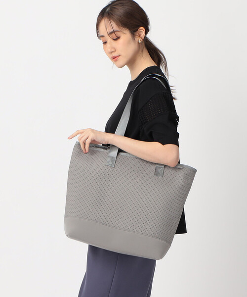 MONO　COMME CA（モノコムサ）の「パンチングショルダートート（トートバッグ・レディース・イエロー/ブラック/グレー/クリーム・FREE）」の3枚目の写真