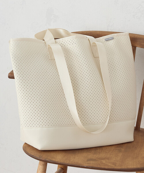 MONO　COMME CA（モノコムサ）の「パンチングショルダートート（トートバッグ・レディース・イエロー/ブラック/グレー/クリーム・FREE）」の4枚目の写真